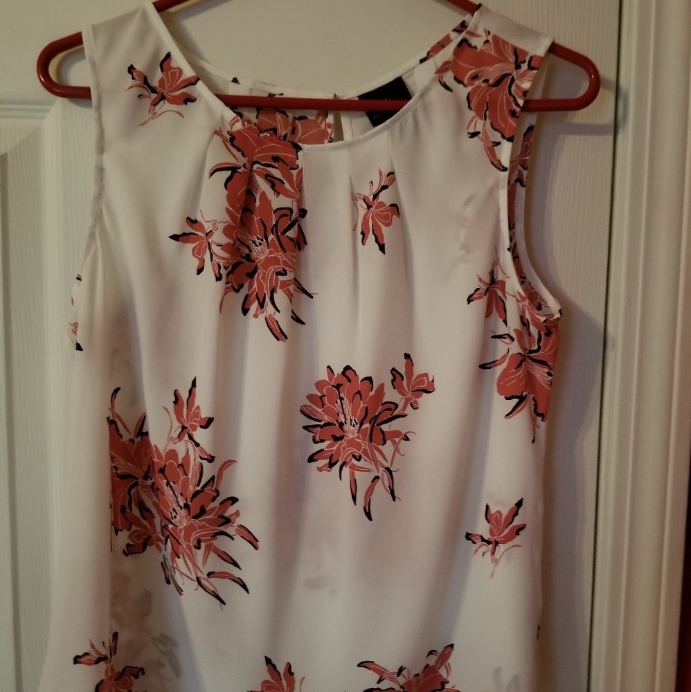 Worthington sleeveless top